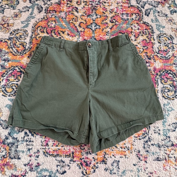 Old Navy Dark Green Women's Cargo Shorts - Picture 1 of 5